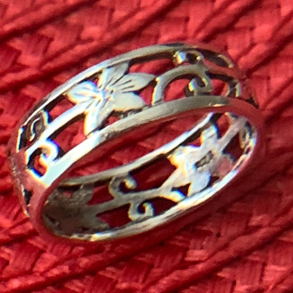 Sterling Silver Flower Ring - Picture 7 of 7